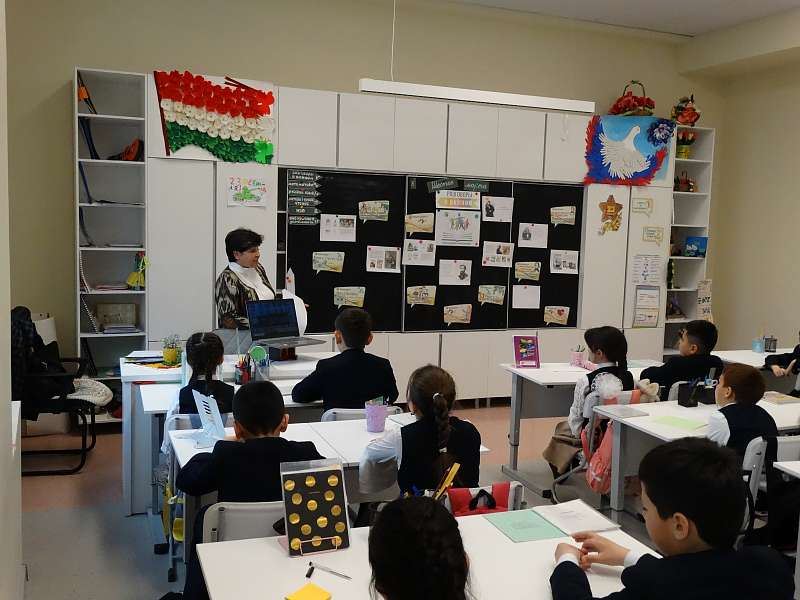 Внеурочное занятие на тему "Год педагога и наставника"