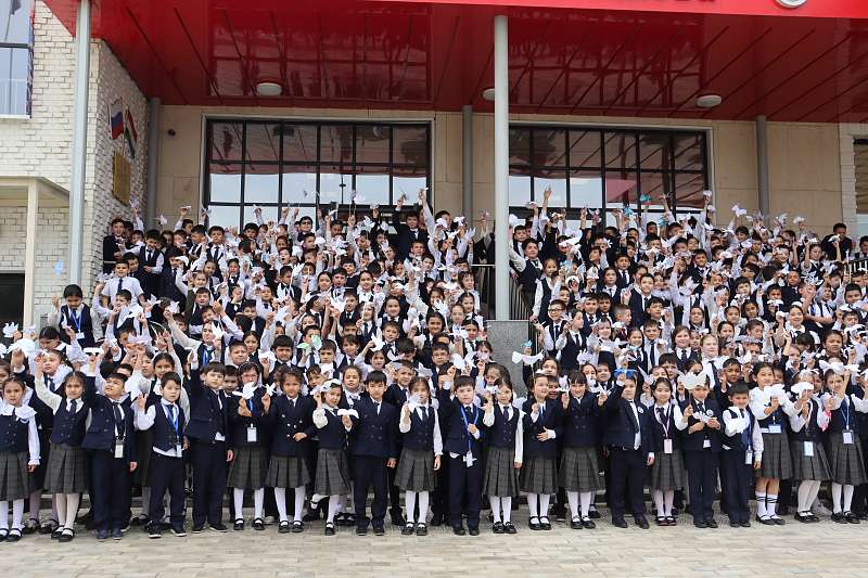 Ученики школы имени А.П. Чехова приняли участие в акции «Голубь мира – голубь Победы» 