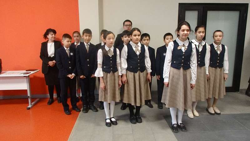 Линейка к Международному женскому дню