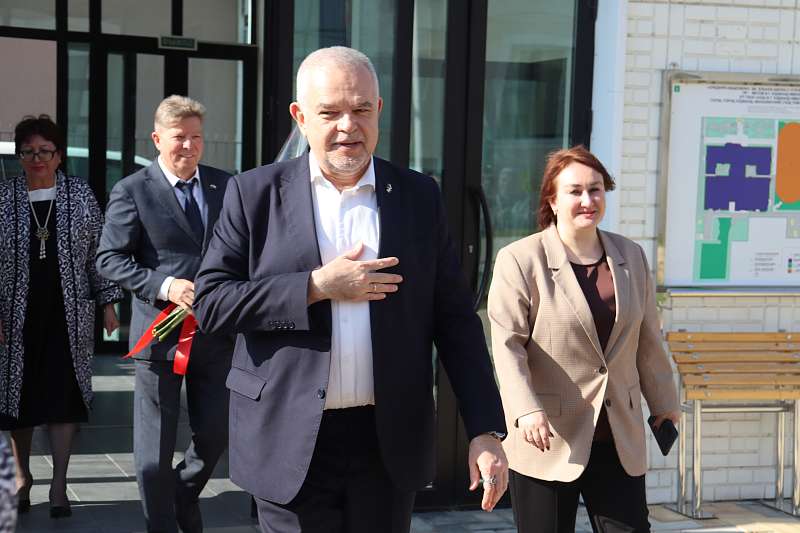 Почётный визит в школу имени А.П. Чехова! 